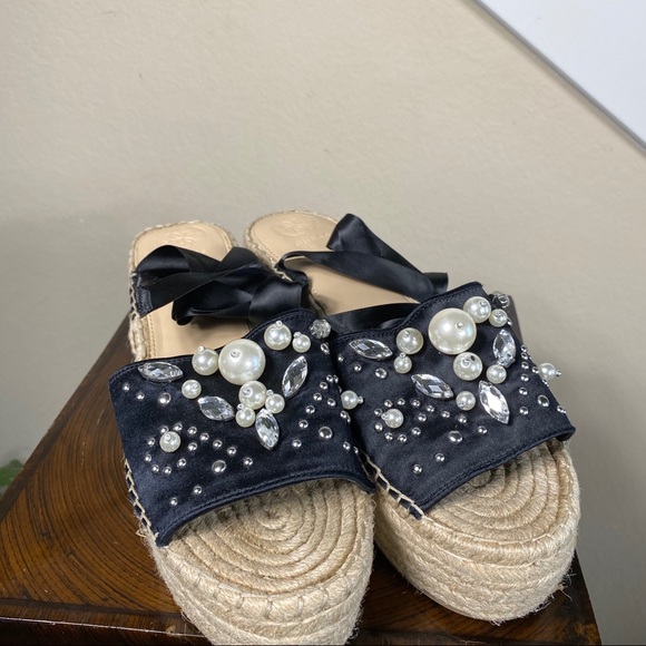 Guess - Tie Up Beaded Espradilles - Picture 10 of 14